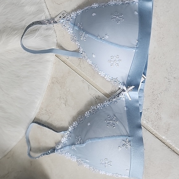 ❄️💙 VICTORIA'S SECRET PINK Wink PUSH-UP Triangle BRALETTE WONDERLAND 💙❄️ - Picture 6 of 11